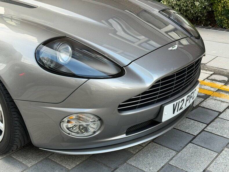 Image 31/49 of Aston Martin V12 Vanquish S (2005)