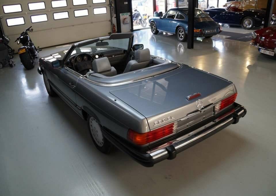 Bild 49/50 von Mercedes-Benz 560 SL (1989)