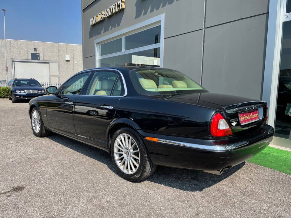 Image 4/19 de Jaguar XJ6 3.0 (2005)