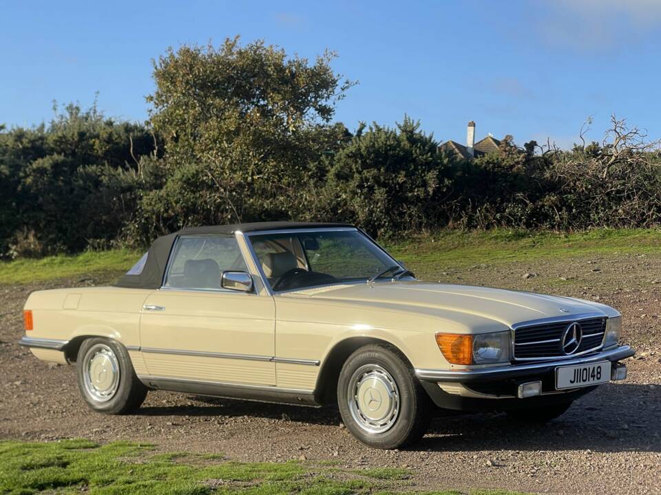Afbeelding 3/12 van Mercedes-Benz 280 SL (1984)
