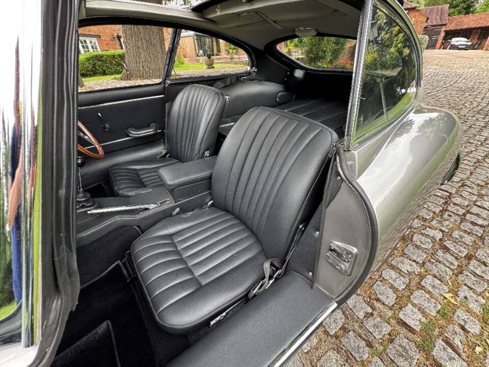 Image 27/30 de Jaguar Type E 4.2 (1965)