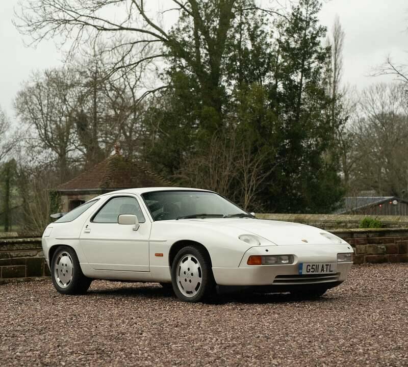Image 8/50 of Porsche 928 S4 (1990)