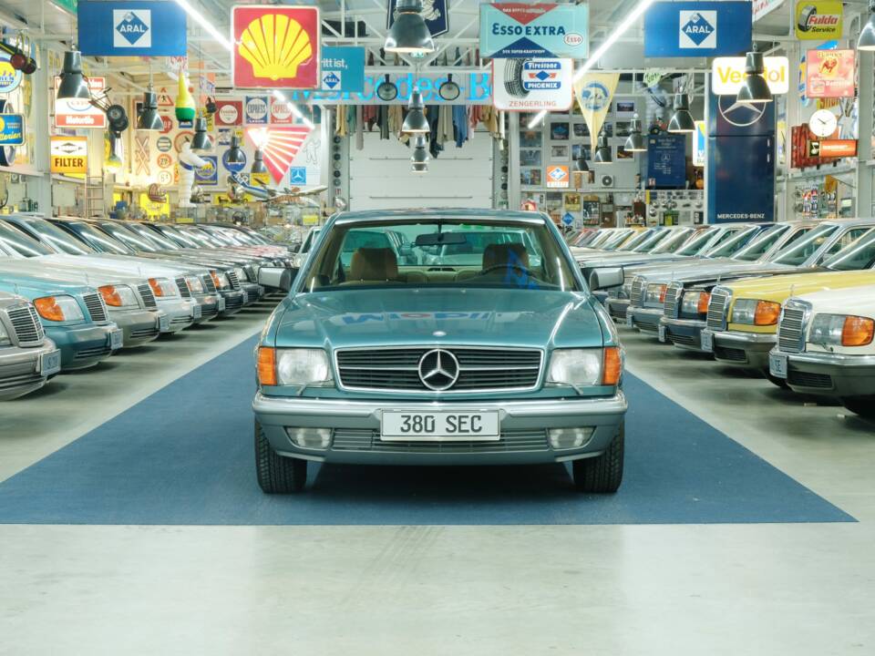 Bild 5/50 von Mercedes-Benz 380 SEC (1983)