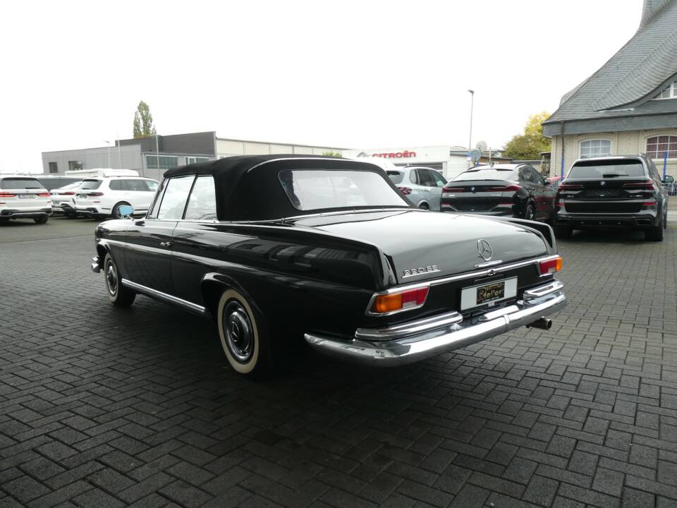 Imagen 6/26 de Mercedes-Benz 220 SE b (1963)
