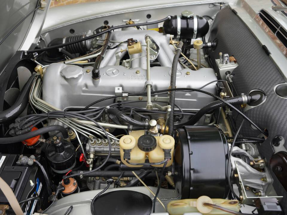 Imagen 15/50 de Mercedes-Benz 280 SL (1969)
