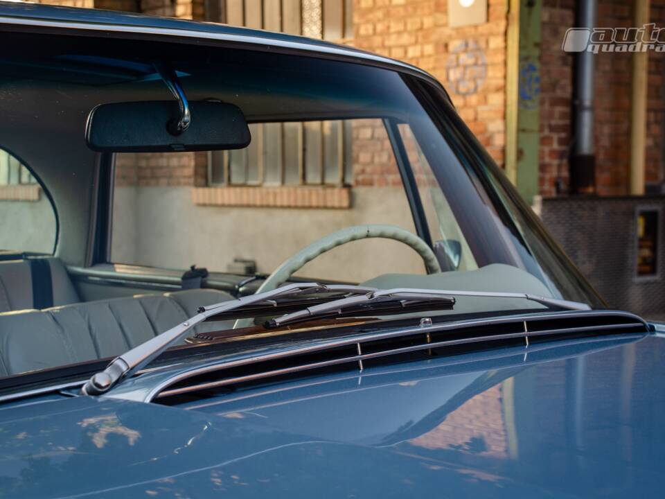 Afbeelding 9/18 van Mercedes-Benz 280 SE 3,5 (1973)