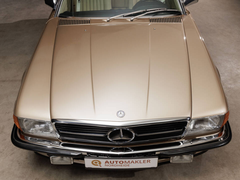 Immagine 3/71 di Mercedes-Benz 420 SL (1988)