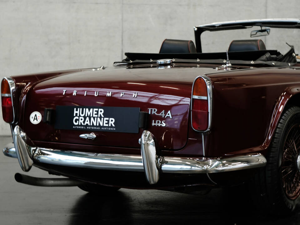 Imagen 8/24 de Triumph TR 4A IRS (1965)