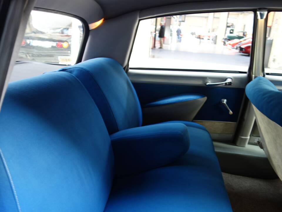 Image 25/30 of Citroën DS 19 (1959)