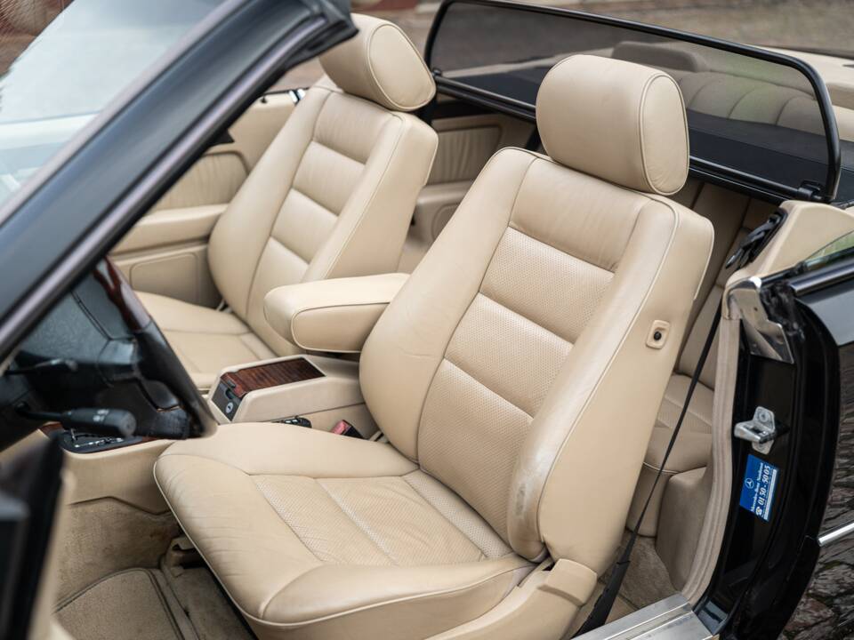 Image 31/83 de Mercedes-Benz E 220 (1996)