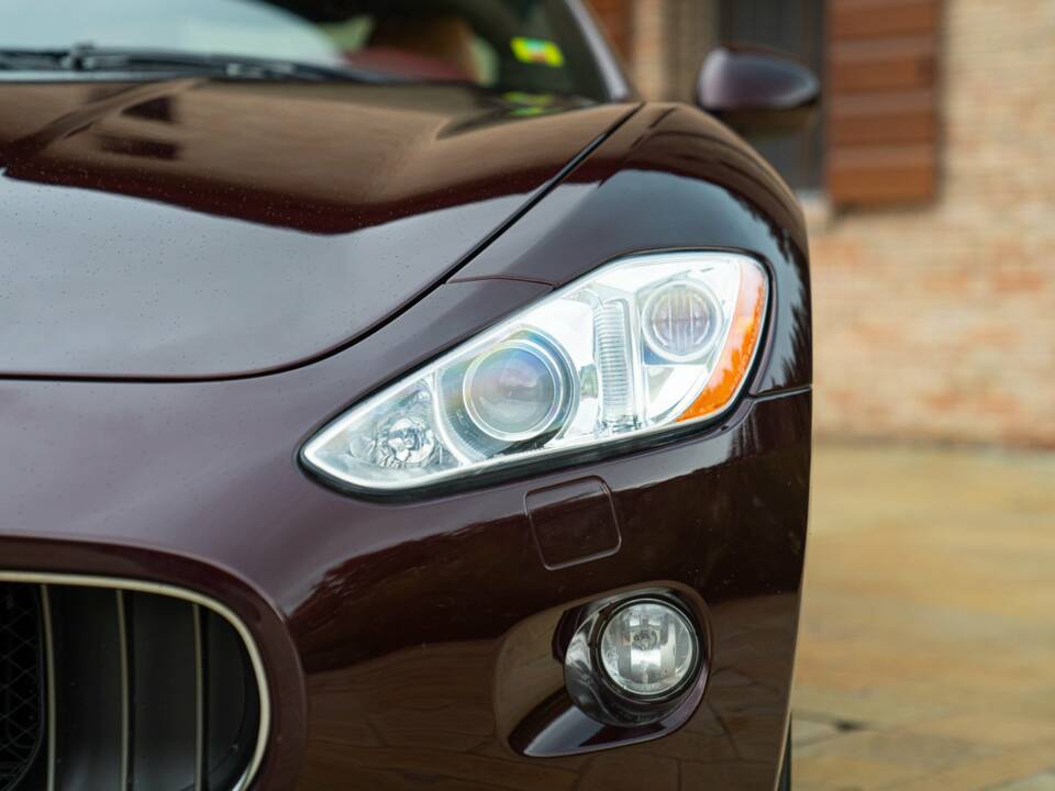 Image 24/50 of Maserati GranTurismo 4.2 (2009)