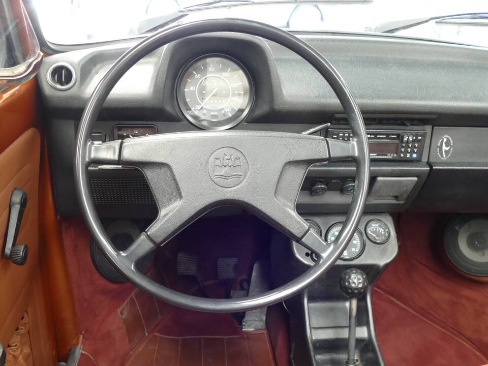 Image 17/24 de Volkswagen Kever 1303 LS (1978)