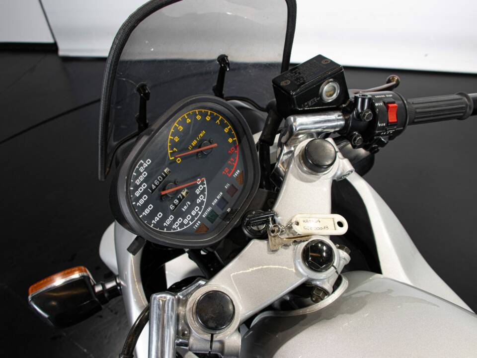 Immagine 48/50 di Suzuki GSX 750S Katana (1982)