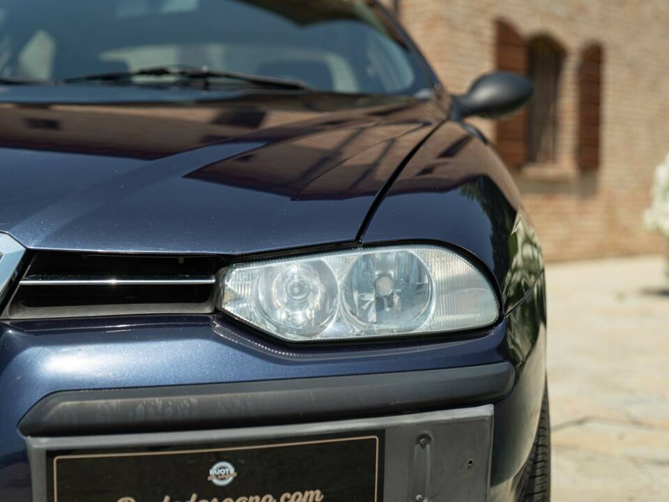 Imagen 10/50 de Alfa Romeo 156 2.5 V6 (2000)