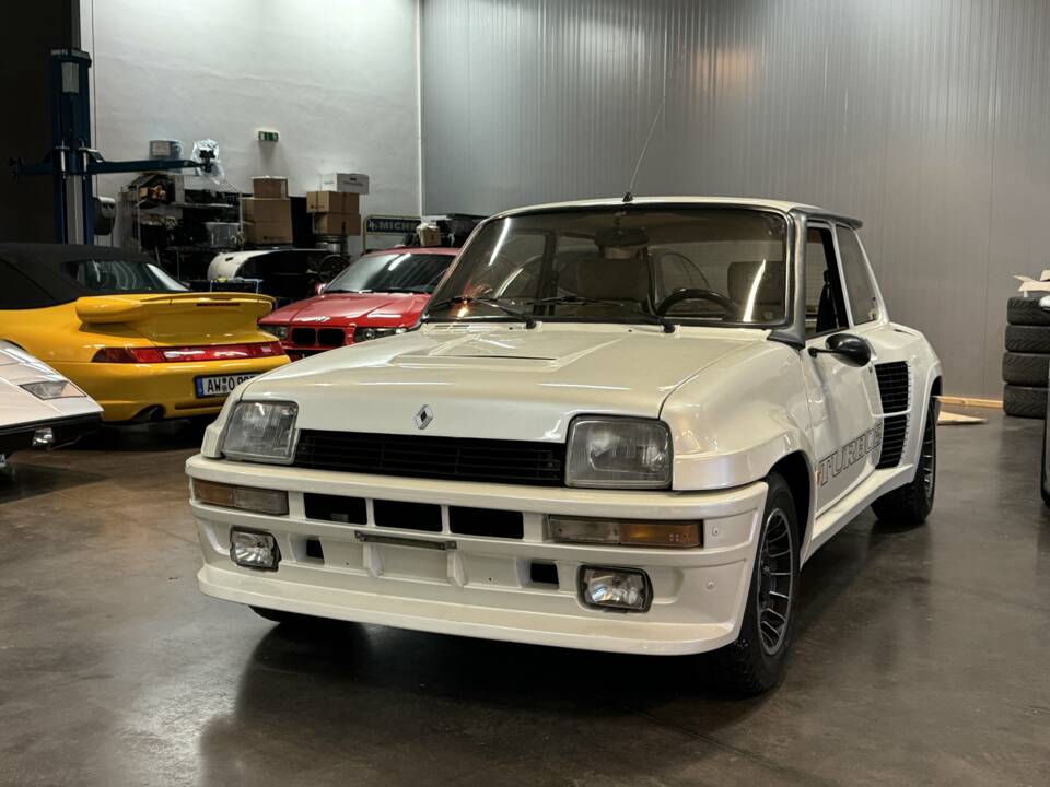 Immagine 6/28 di Renault R 5 Turbo 2 (1984)