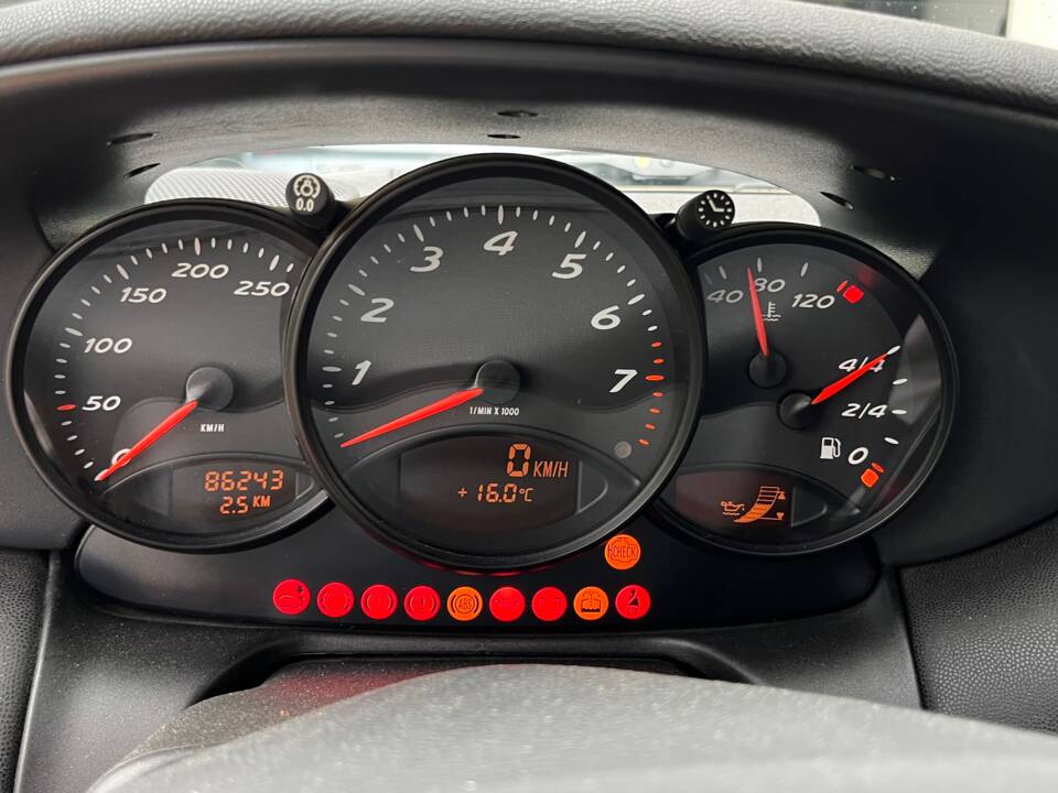 Image 29/49 of Porsche Boxster (1998)