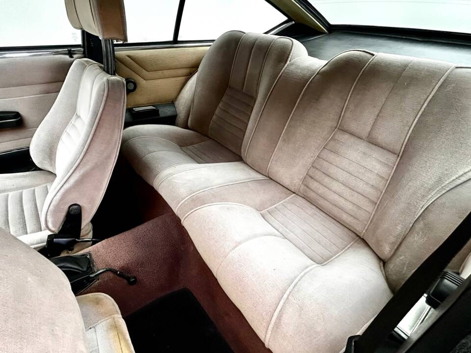 Image 8/14 of Alfa Romeo Alfetta GTV 2.0 (1979)