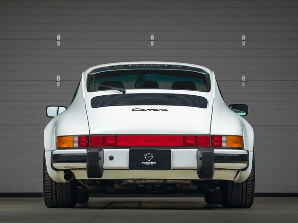 Afbeelding 2/26 van Porsche 911 Carrera 3.2 (1988)