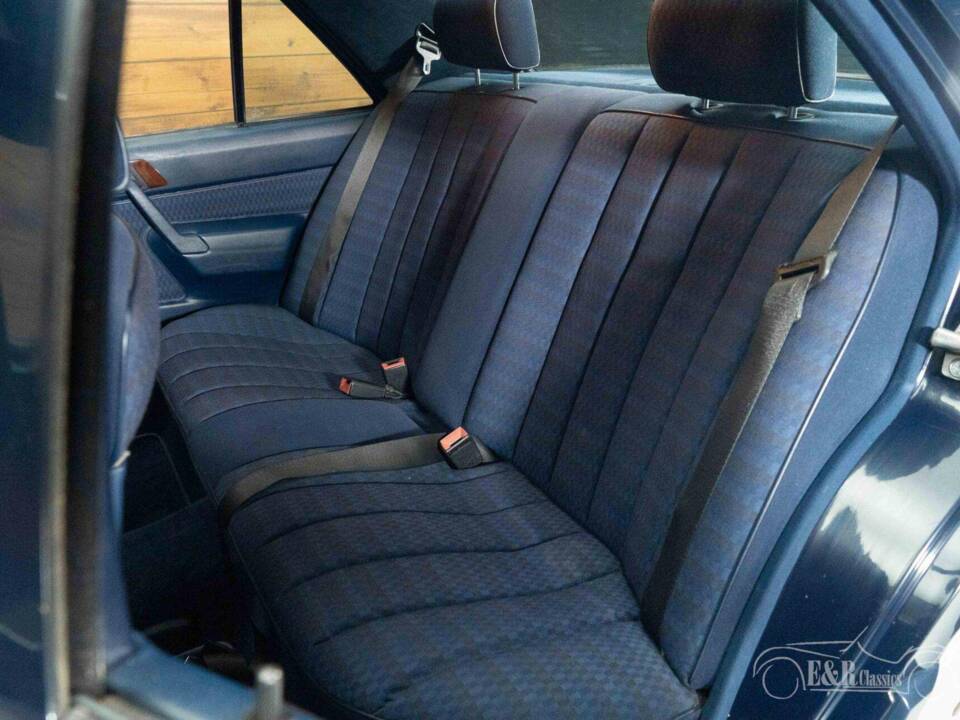 Imagen 10/19 de Mercedes-Benz 190 D (1990)