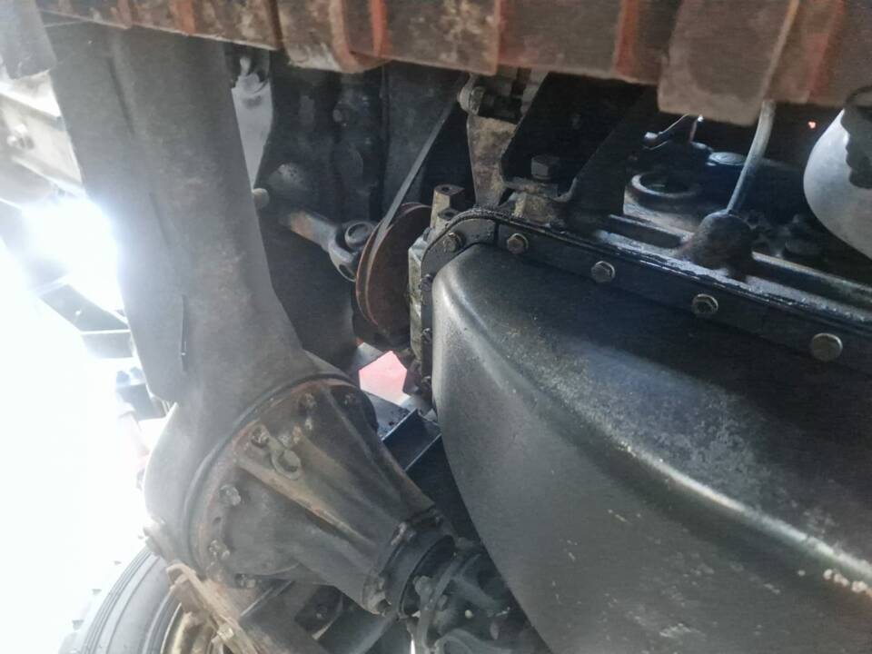 Image 25/54 of Land Rover 109 (1970)