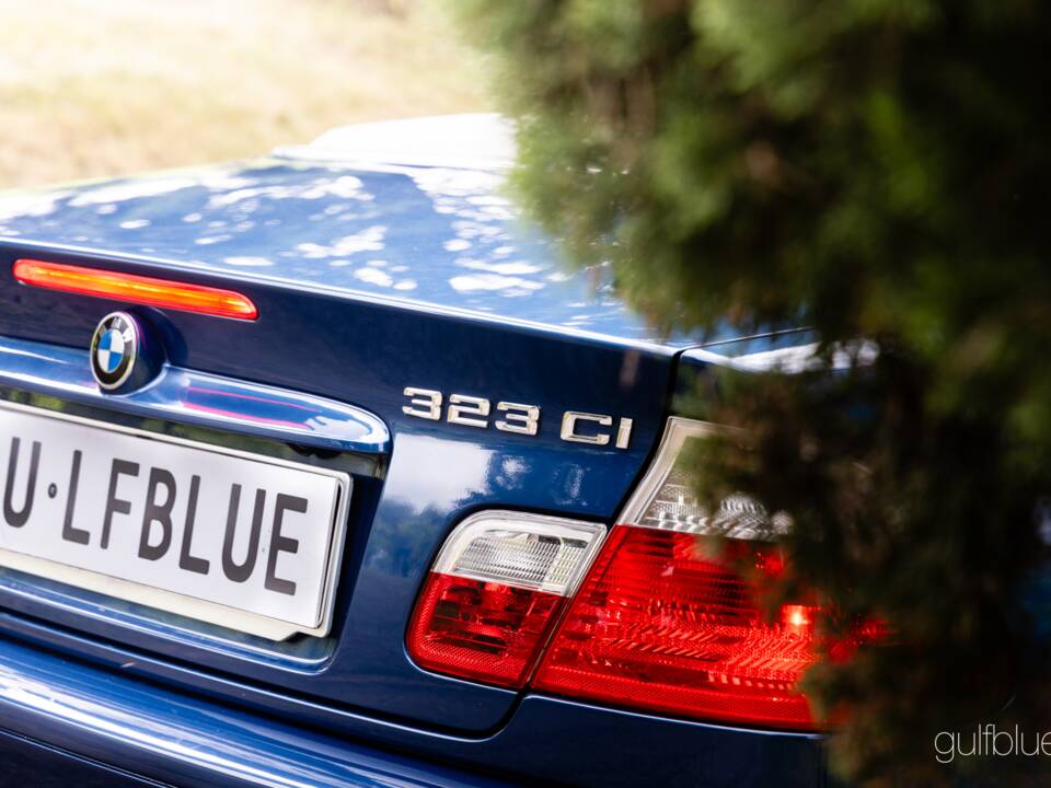 Image 14/56 of BMW 323Ci (2000)