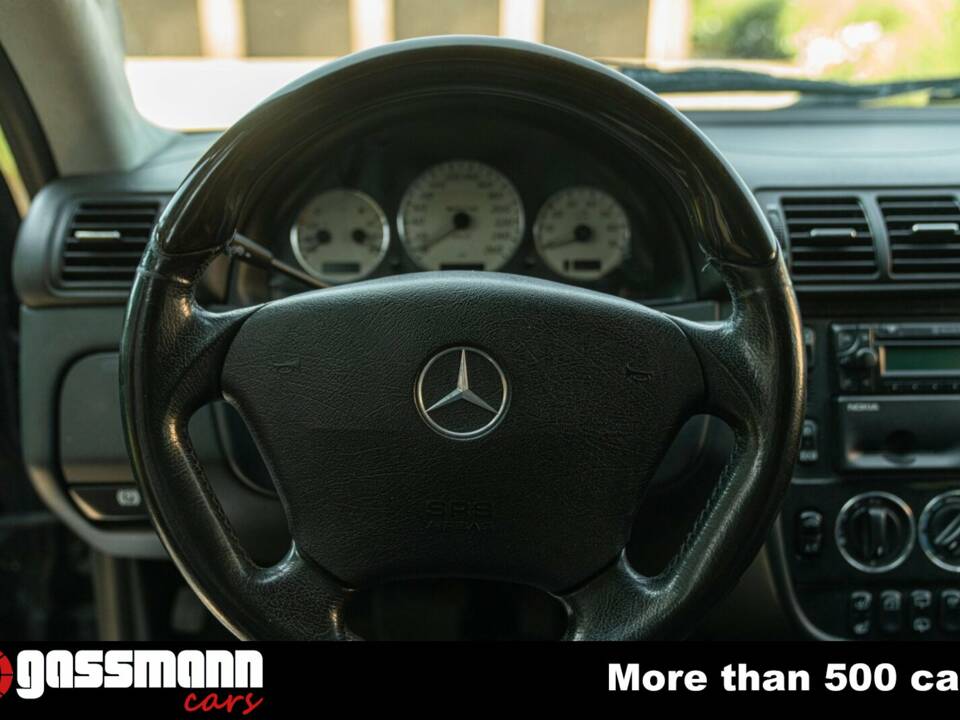Image 14/15 of Mercedes-Benz ML 55 AMG (2000)