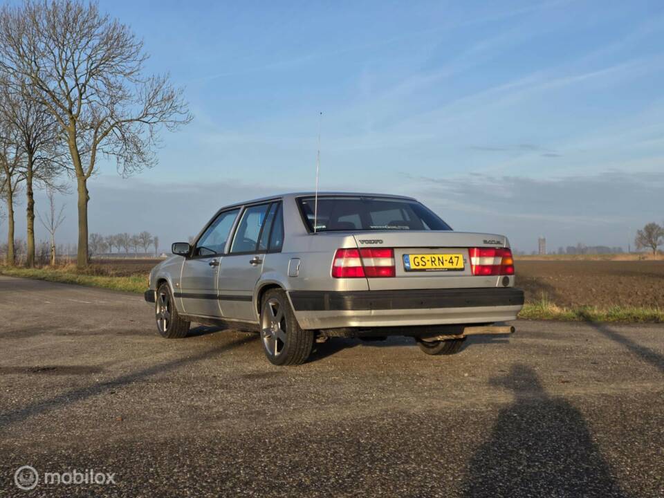 Bild 10/31 von Volvo 940 2.3i (1993)