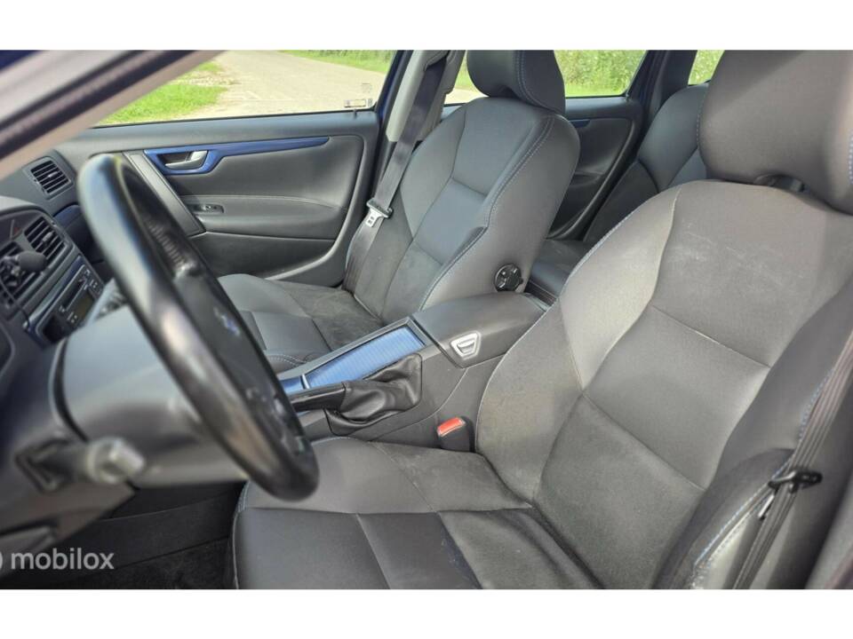 Bild 21/42 von Volvo V 70 2.5T (2005)