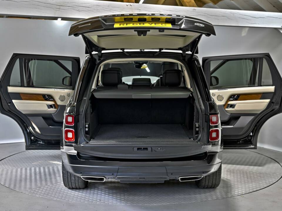 Bild 21/50 von Land Rover Range Rover Autobiography SDV8 (2018)
