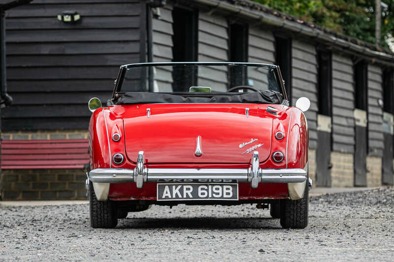 Image 7/39 of Austin-Healey 3000 Mk II (BJ7) (1963)