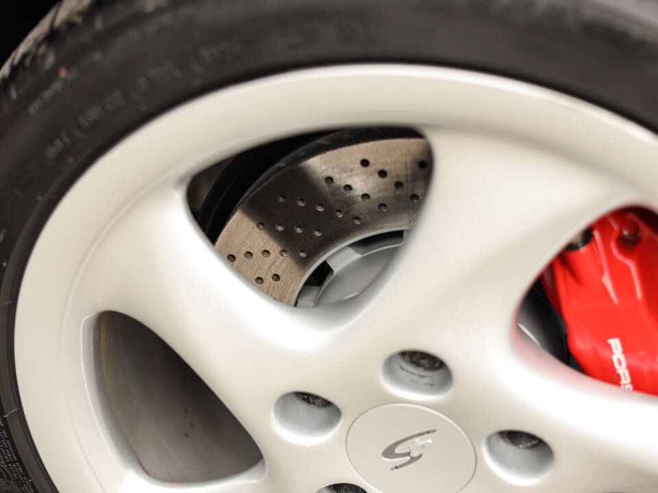 Image 44/90 de Porsche 911 Carrera 4S (1996)