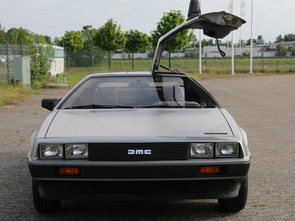 Image 11/92 of DeLorean DMC-12 (1982)