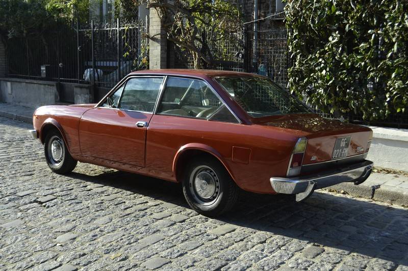 Image 15/56 of FIAT 124 Sport Coupe (1973)