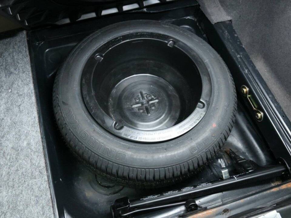 Bild 37/50 von Mercedes-Benz 300 E-24 (1992)