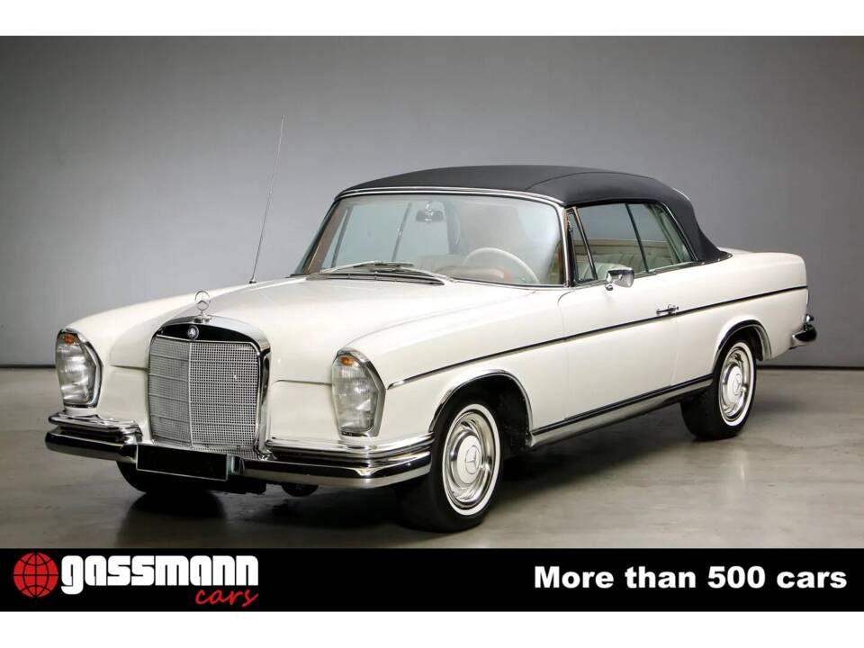 Image 2/15 de Mercedes-Benz 300 SE (1967)