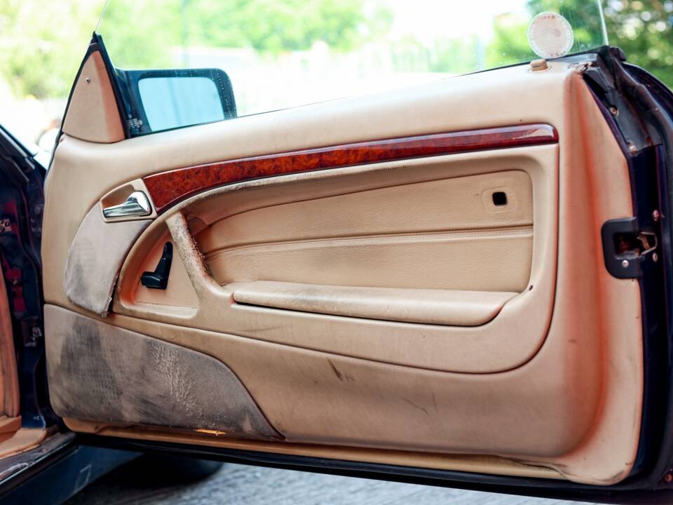 Image 30/44 de Mercedes-Benz SL 320 (1996)