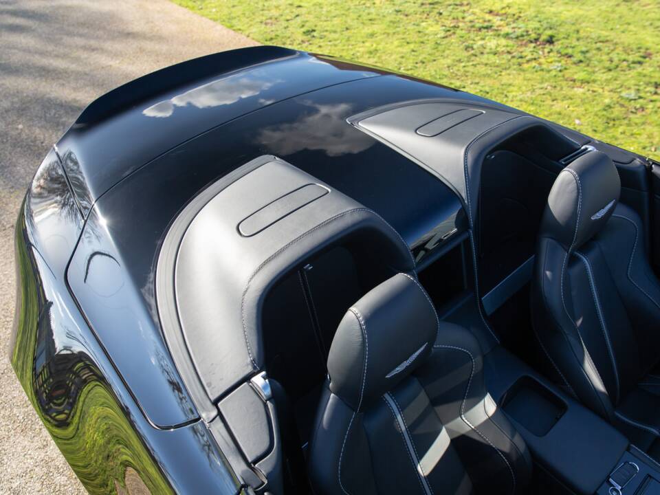Bild 36/68 von Aston Martin V12 Vantage S (2018)