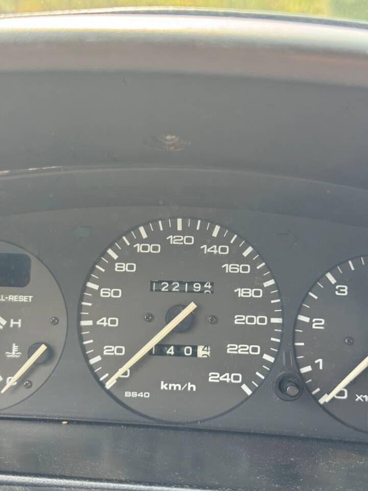 Imagen 4/5 de Mazda 323F 1.6 16V (1994)