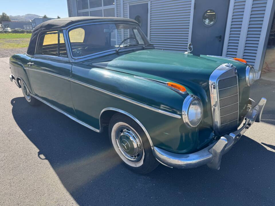 Image 5/17 de Mercedes-Benz 220 S Cabriolet (1956)