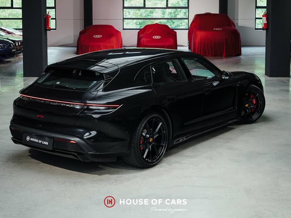 Image 7/23 de Porsche Taycan GTS Sport Turismo (2022)