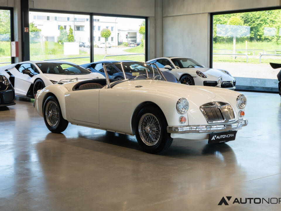 Image 3/65 of MG MGA 1600 (1960)