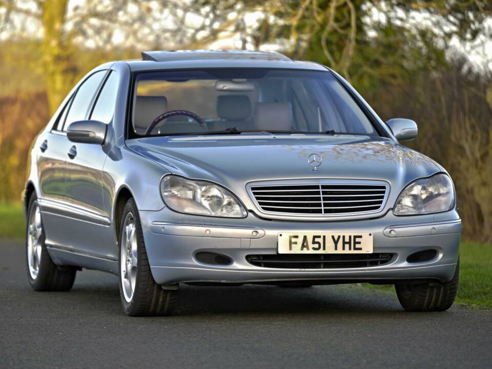 Image 1/50 de Mercedes-Benz S 500 L (2001)