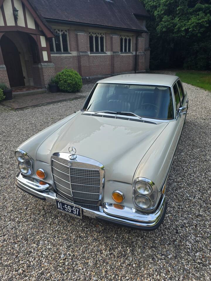 Image 37/62 of Mercedes-Benz 280 SE (1971)