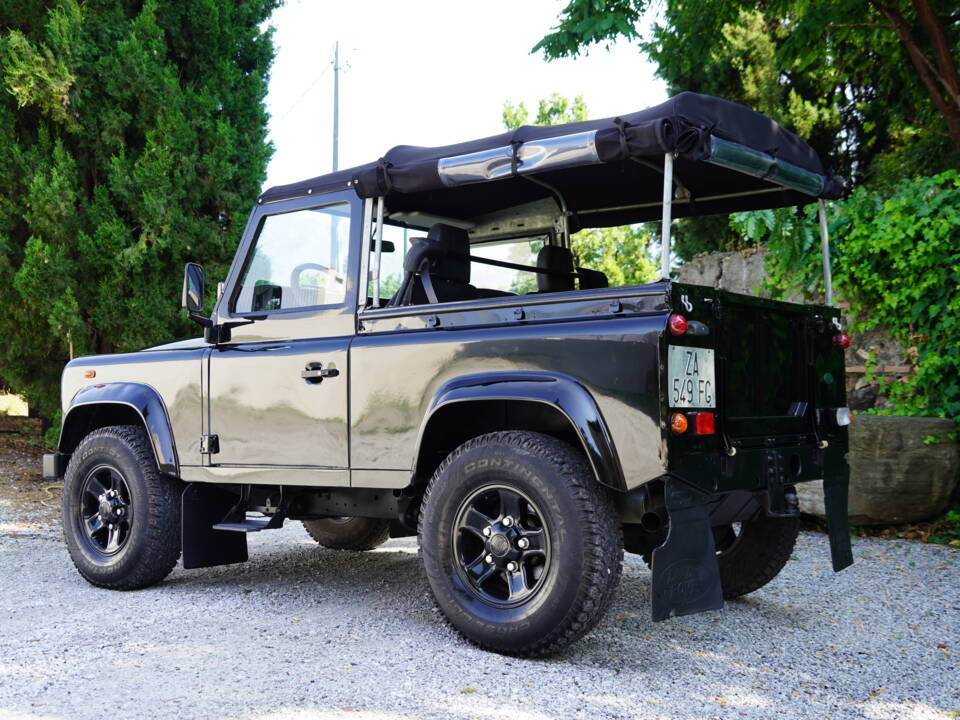 Bild 80/97 von Land Rover Defender 90 Td5 (2000)