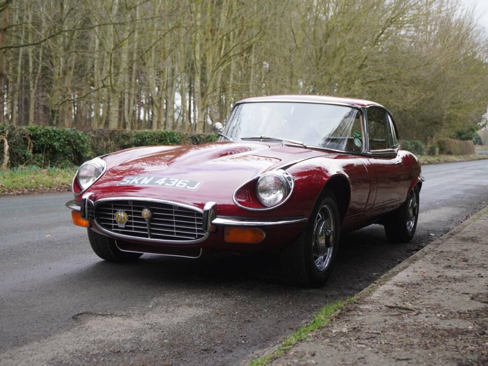 Image 3/19 of Jaguar Type E V12 (2+2) (1971)