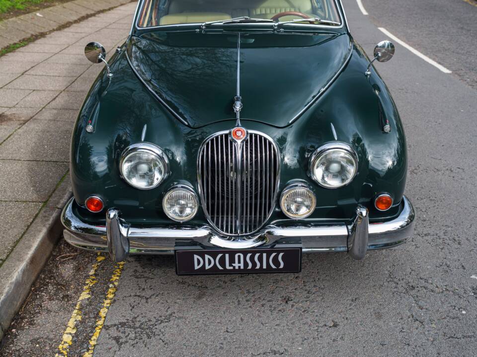 Image 7/31 of Jaguar 340 (1968)