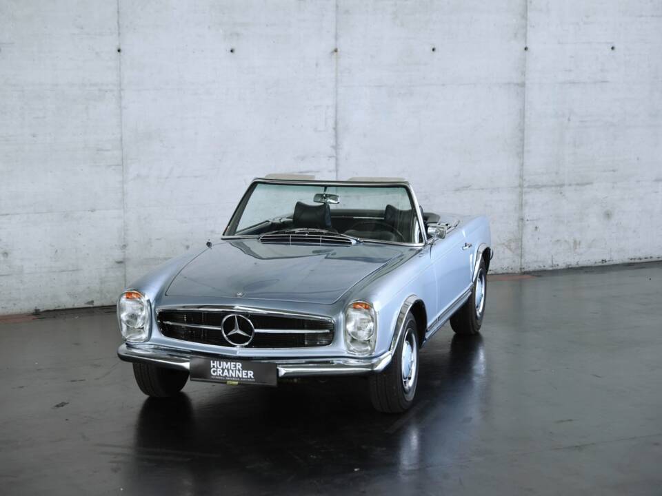 Immagine 7/40 di Mercedes-Benz 230 SL (1966)