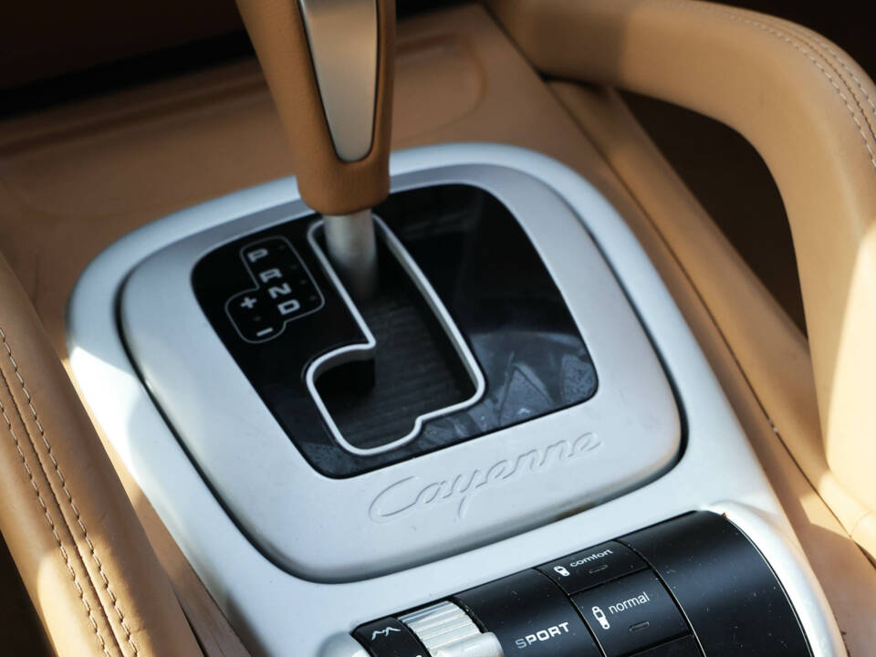 Bild 41/49 von Porsche Cayenne GTS (2009)