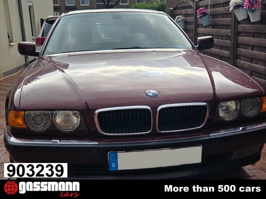 Bild 1/15 von BMW 735i (2000)
