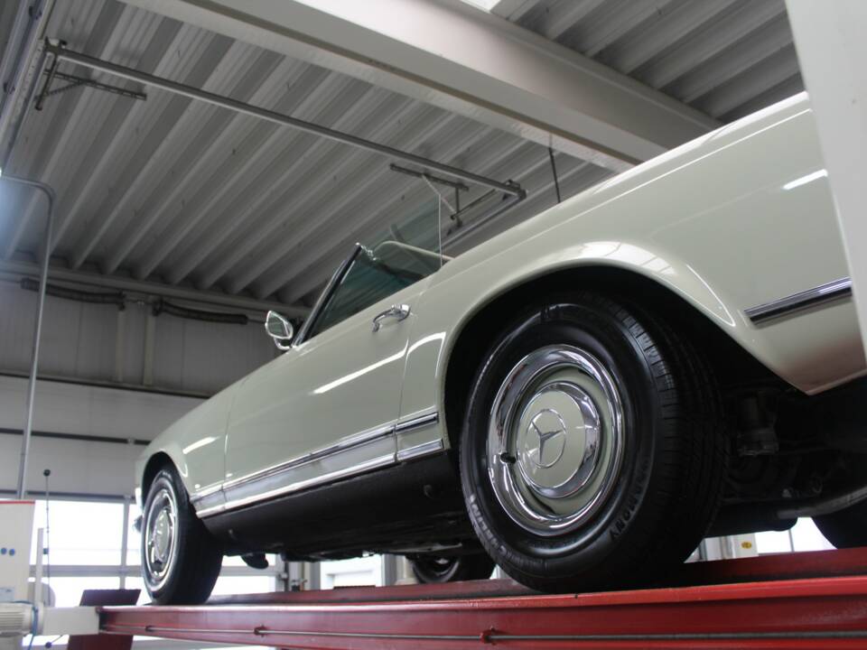 Bild 13/50 von Mercedes-Benz 230 SL (1967)